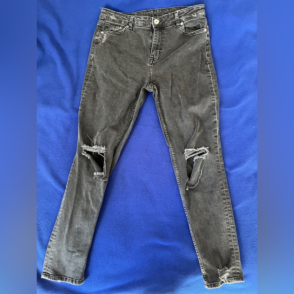 H&M Divided distressed black skinny jeans size 8